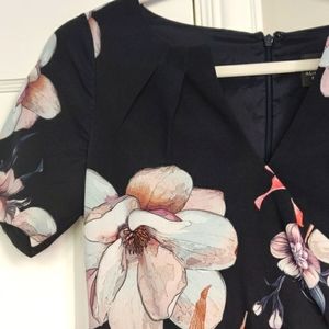 💗 ADRIANNA PAPELL Floral Shift Dress | 2 💗